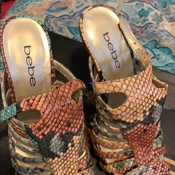 Bebe snake skinned multi colored high heels - Picture 2 of 5